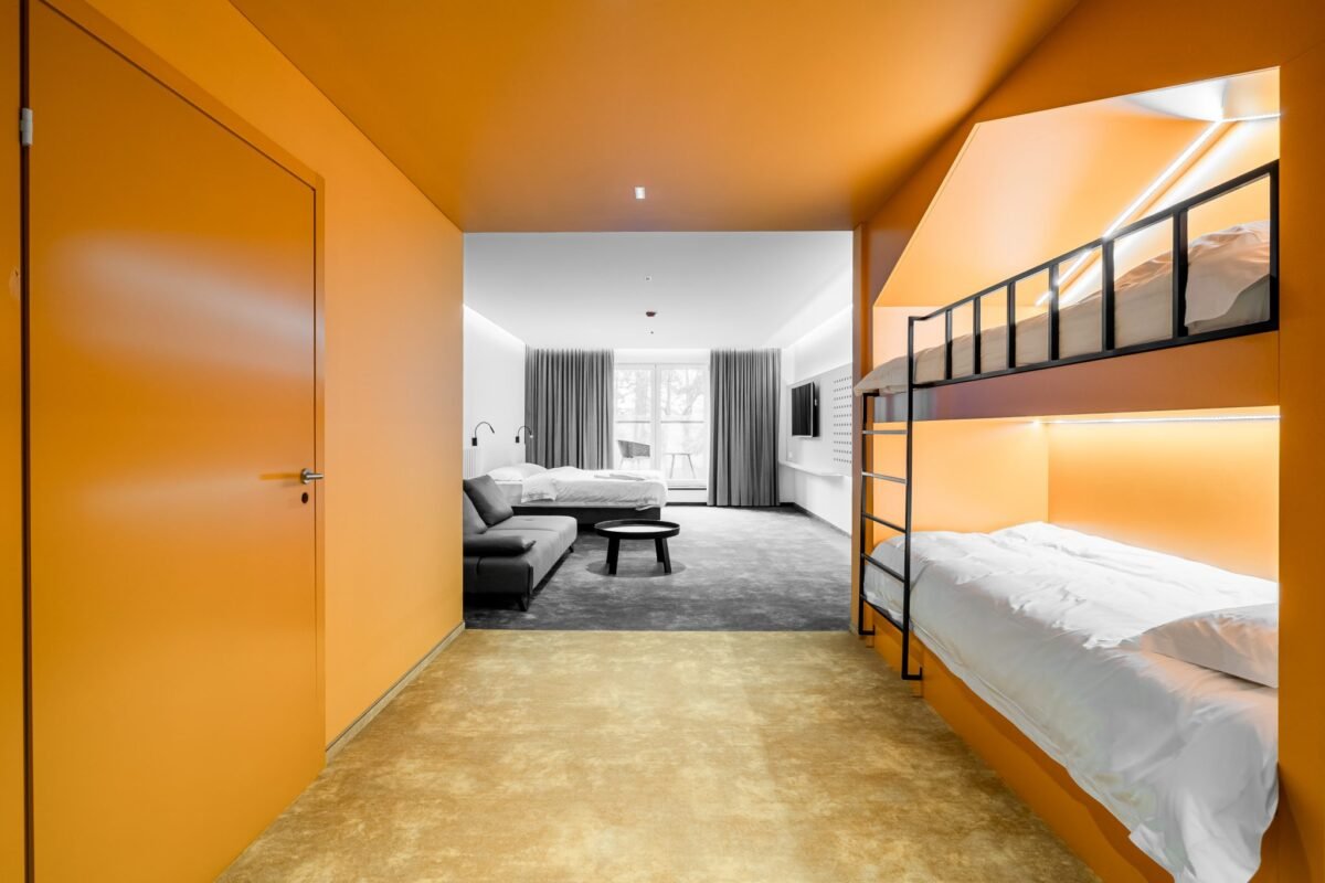 ESE HOTEL - Image 18