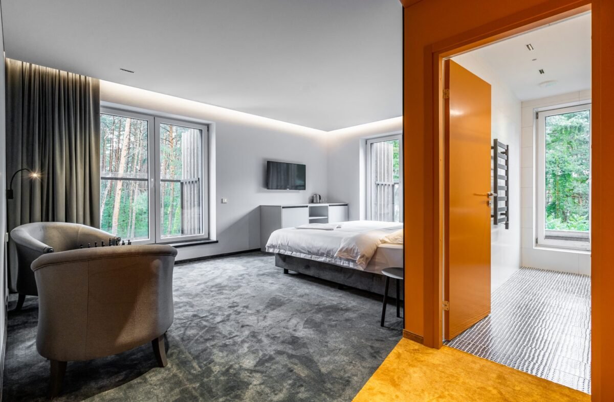ESE HOTEL - Image 19